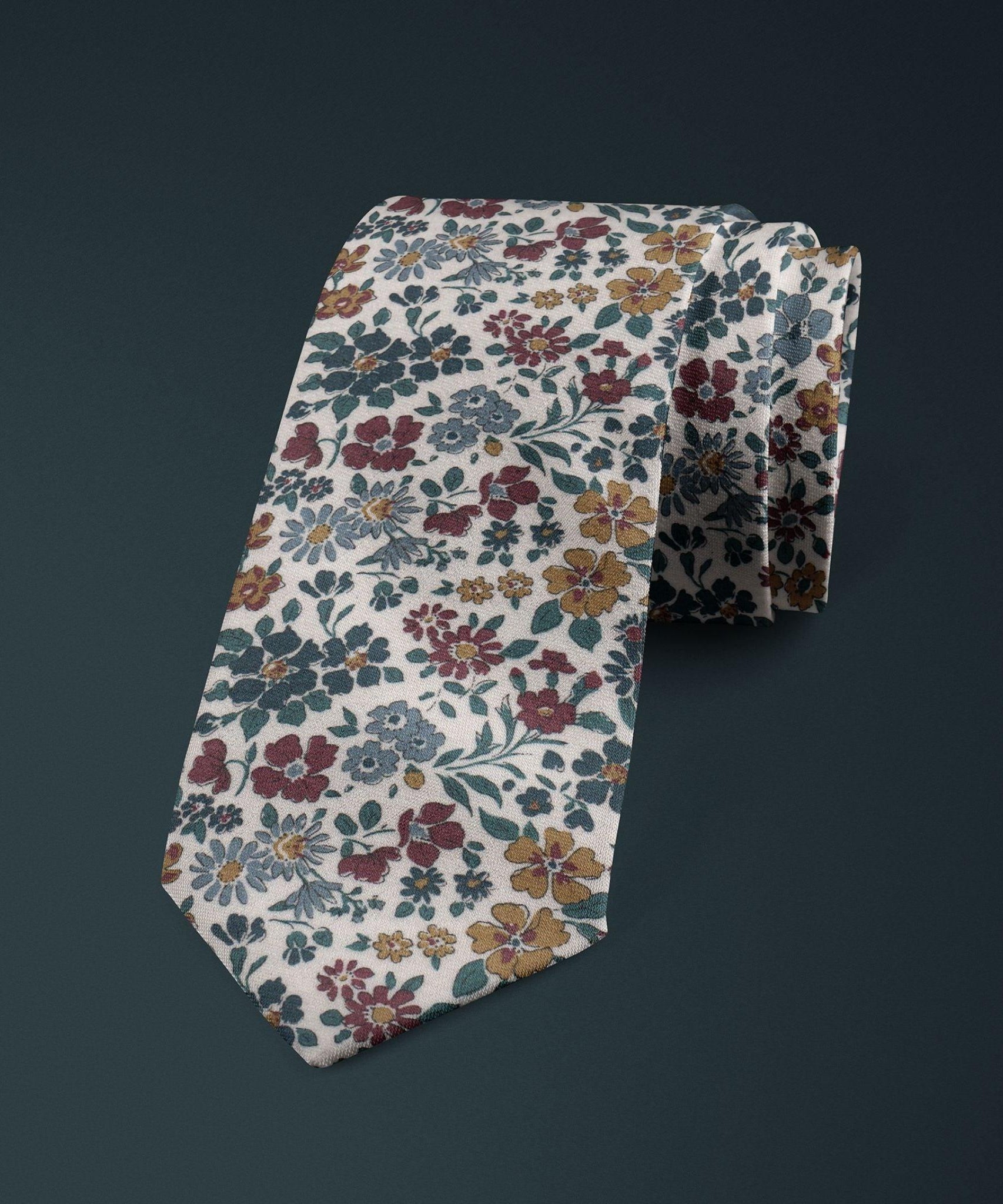 Annabelle - Black Tie